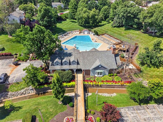1712 Redbird Cove, Brentwood, MO 63144