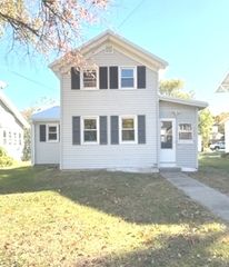 406 S Division Avenue, Polo, IL 61064