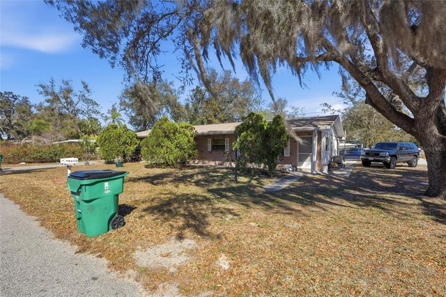 6112 & 6116 9TH STREET, Zephyrhills, FL 33542
