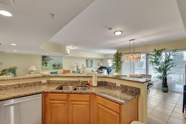 370 Golfview Road 503, North Palm Beach, FL 33408