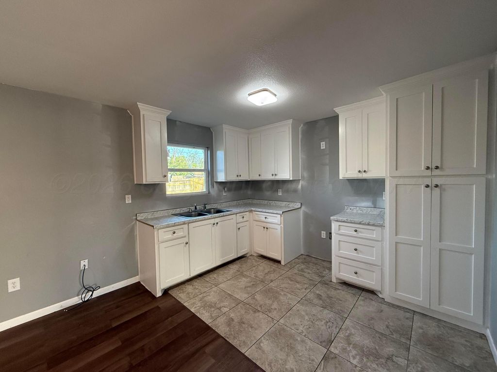 2426 REDWOOD Street, Amarillo, TX 79107