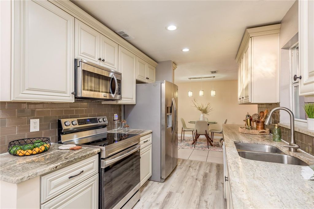 Image 11 of property listing at 2541 60TH AVENUE S, St Petersburg, FL 33712