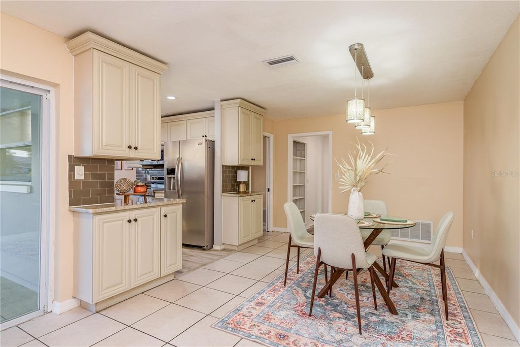 Image 16 of property listing at 2541 60TH AVENUE S, St Petersburg, FL 33712