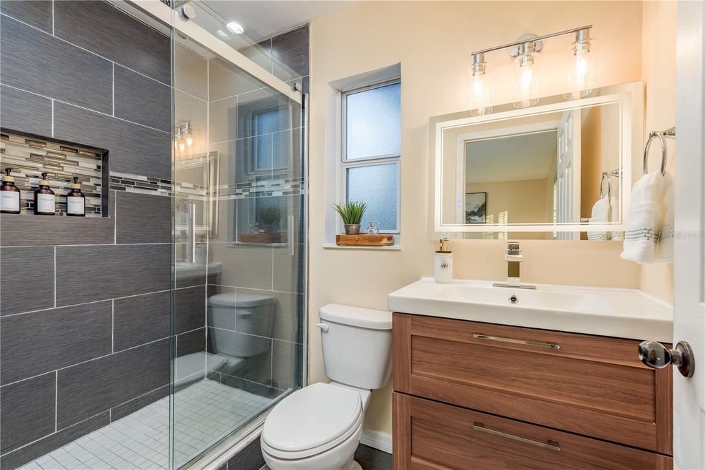 Image 19 of property listing at 2541 60TH AVENUE S, St Petersburg, FL 33712