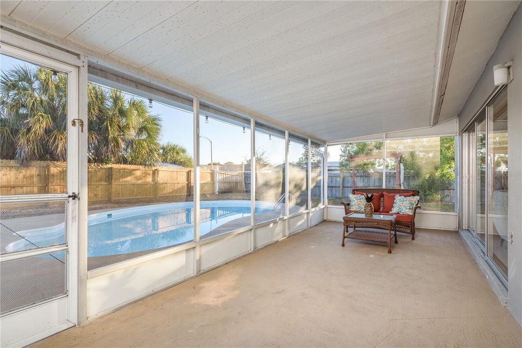 Image 32 of property listing at 2541 60TH AVENUE S, St Petersburg, FL 33712