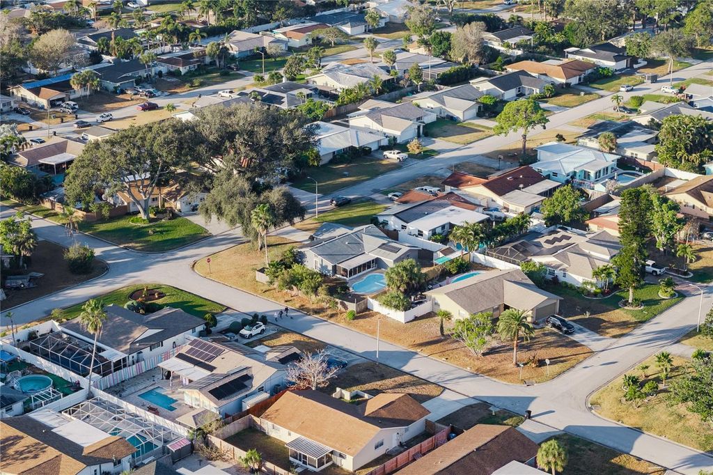 Image 45 of property listing at 2541 60TH AVENUE S, St Petersburg, FL 33712