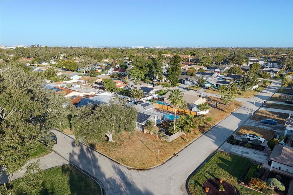 Image 46 of property listing at 2541 60TH AVENUE S, St Petersburg, FL 33712