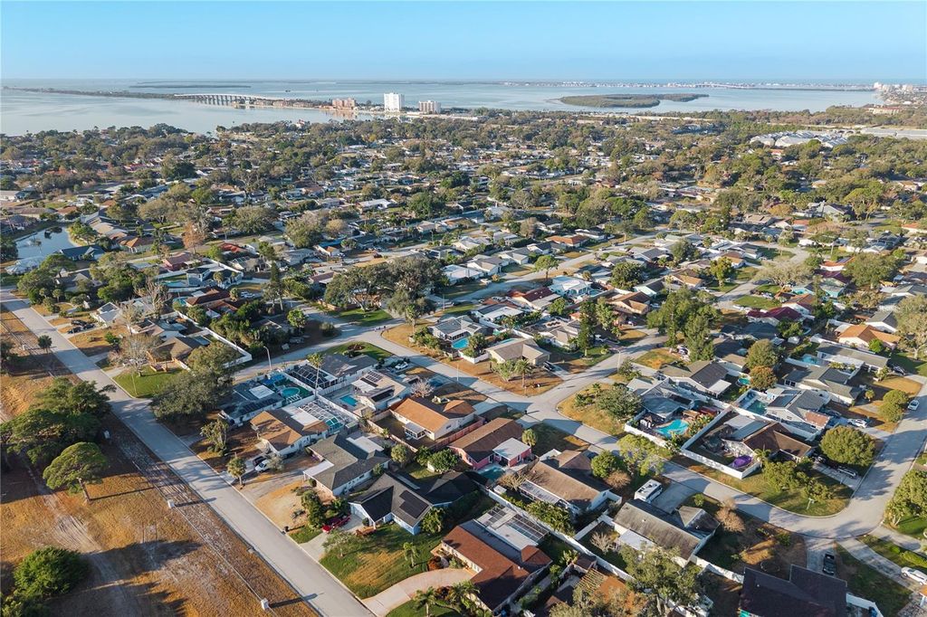 Image 47 of property listing at 2541 60TH AVENUE S, St Petersburg, FL 33712