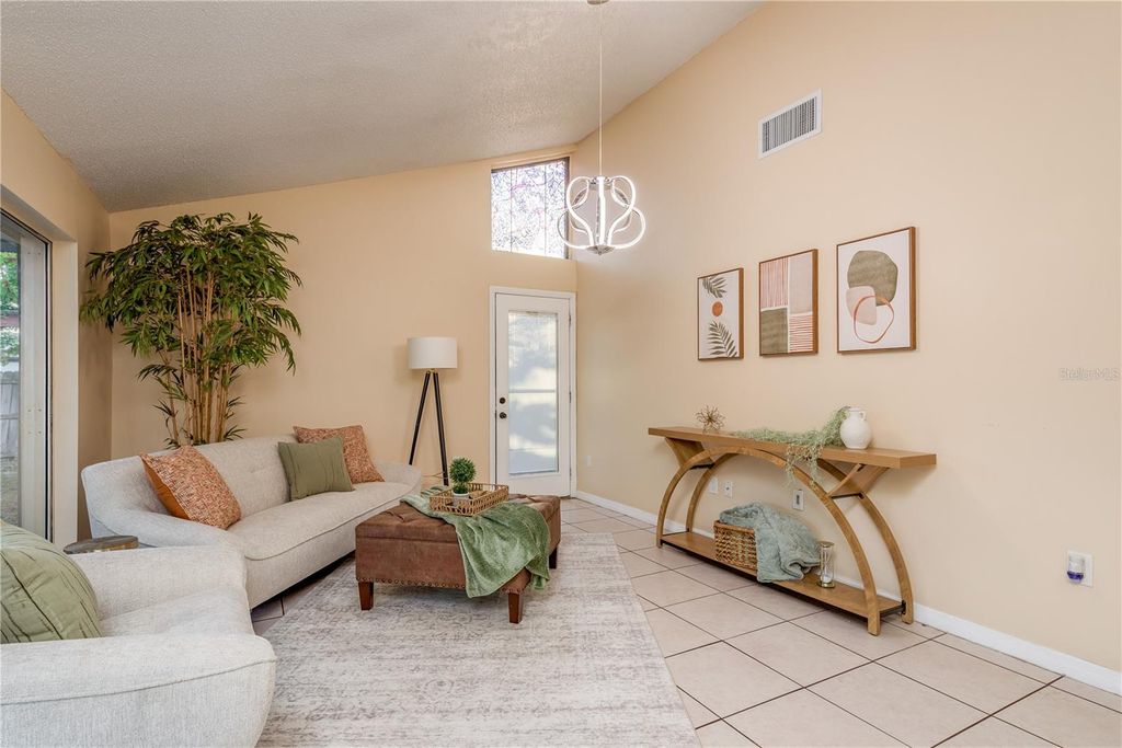 Image 8 of property listing at 2541 60TH AVENUE S, St Petersburg, FL 33712