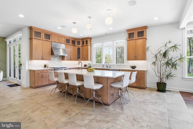 3529 BARKLEY DR, Fairfax, VA 22031
