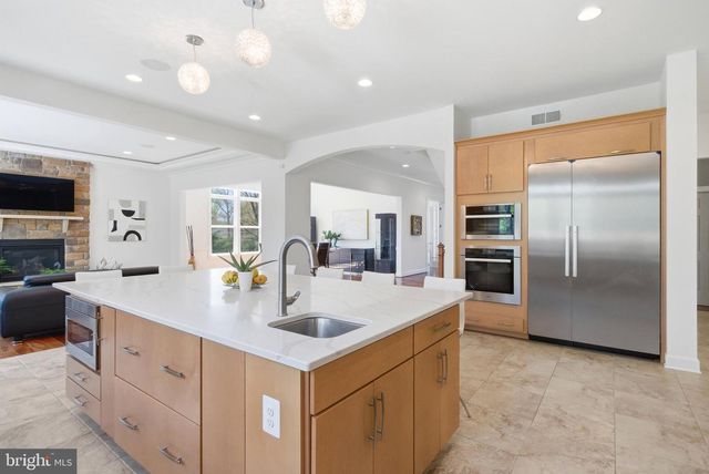 3529 BARKLEY DR, Fairfax, VA 22031