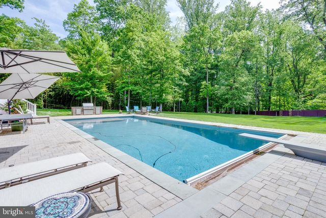 3529 BARKLEY DR, Fairfax, VA 22031