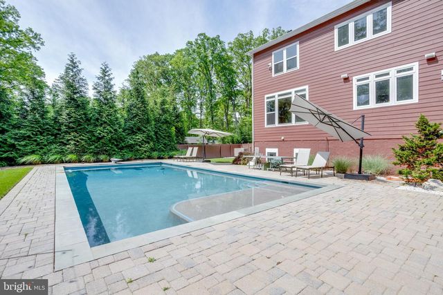 3529 BARKLEY DR, Fairfax, VA 22031