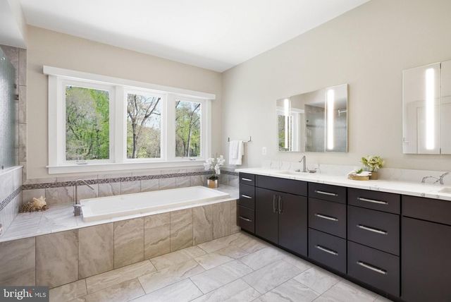 3529 BARKLEY DR, Fairfax, VA 22031