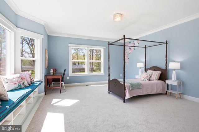 3529 BARKLEY DR, Fairfax, VA 22031