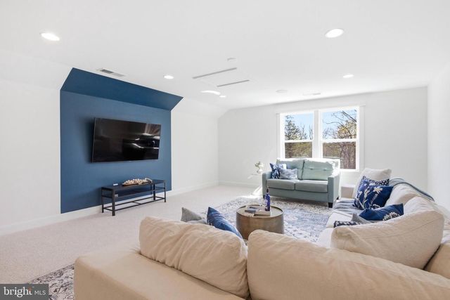 3529 BARKLEY DR, Fairfax, VA 22031