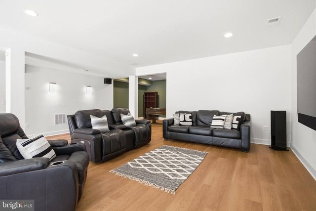 3529 BARKLEY DR, Fairfax, VA 22031