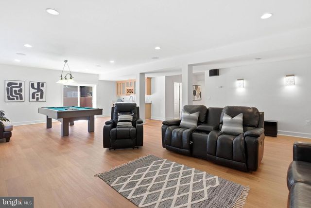 3529 BARKLEY DR, Fairfax, VA 22031