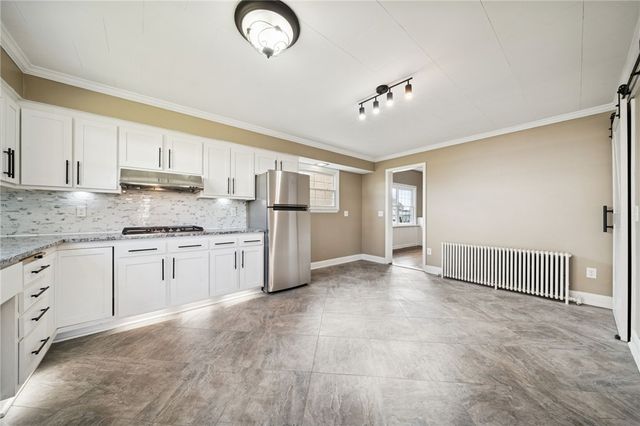 1908 Walnut Dr, Derry Twp, PA 15650