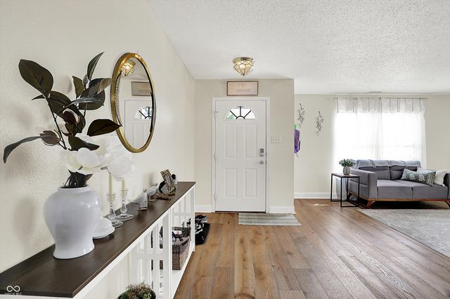 1296 White Birch Lane, Greenfield, IN 46140