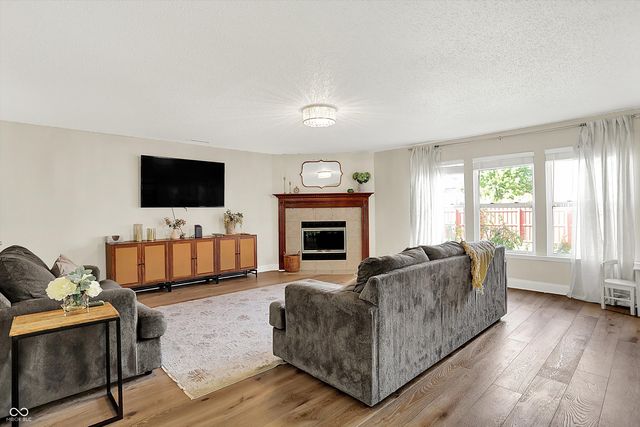 1296 White Birch Lane, Greenfield, IN 46140