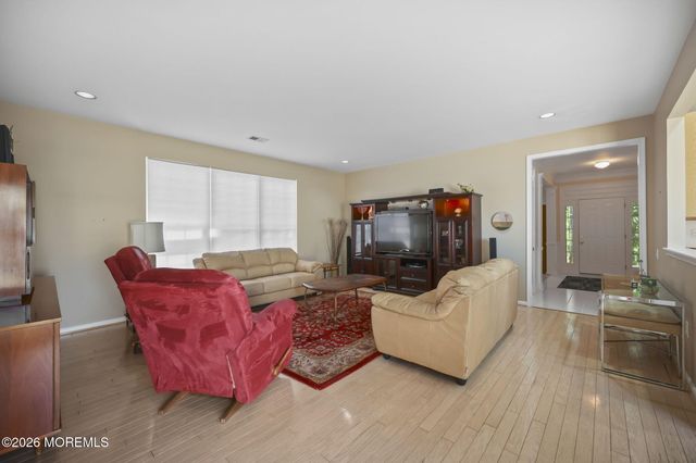 511 Skylark Drive 511, Monroe, NJ 08831