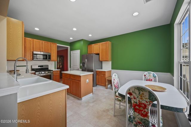 511 Skylark Drive 511, Monroe, NJ 08831