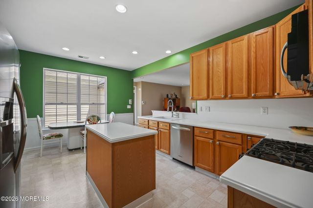 511 Skylark Drive 511, Monroe, NJ 08831