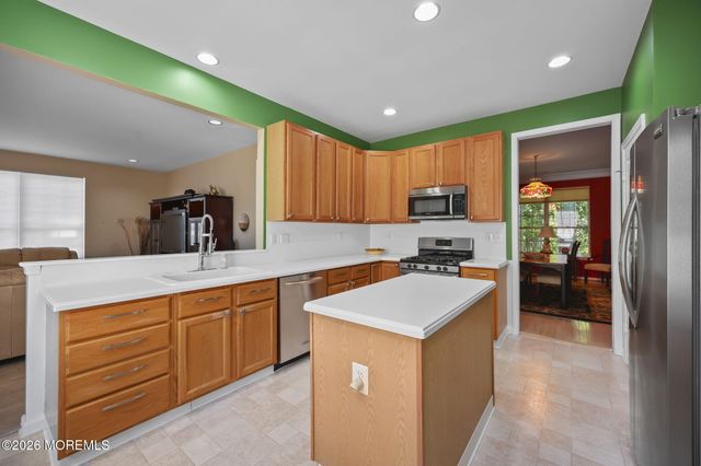 511 Skylark Drive 511, Monroe, NJ 08831
