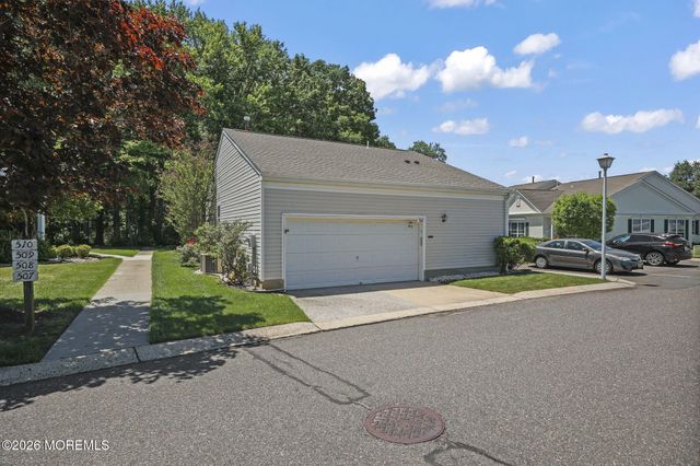 511 Skylark Drive 511, Monroe, NJ 08831