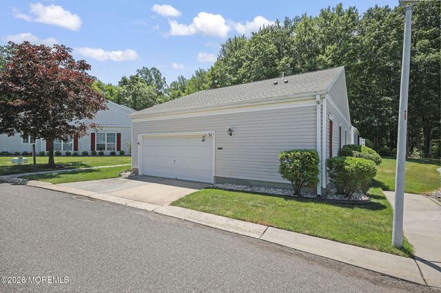 511 Skylark Drive 511, Monroe, NJ 08831