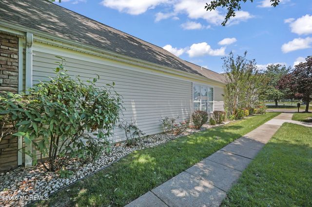 511 Skylark Drive 511, Monroe, NJ 08831