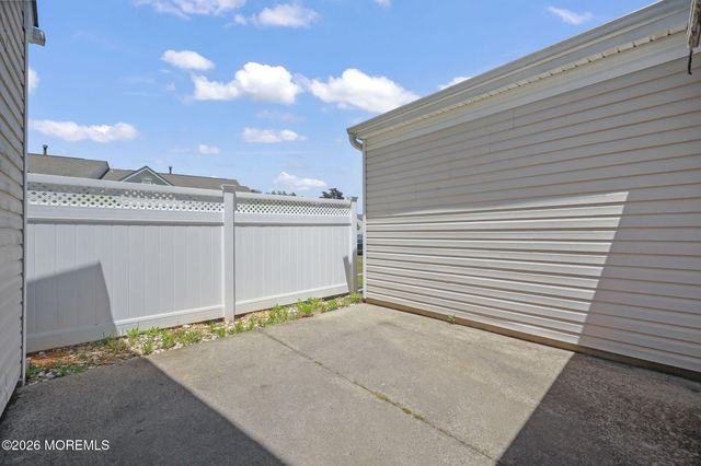 511 Skylark Drive 511, Monroe, NJ 08831
