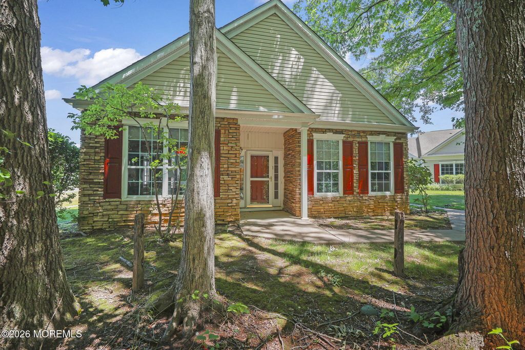 511 Skylark Drive 511, Monroe, NJ 08831
