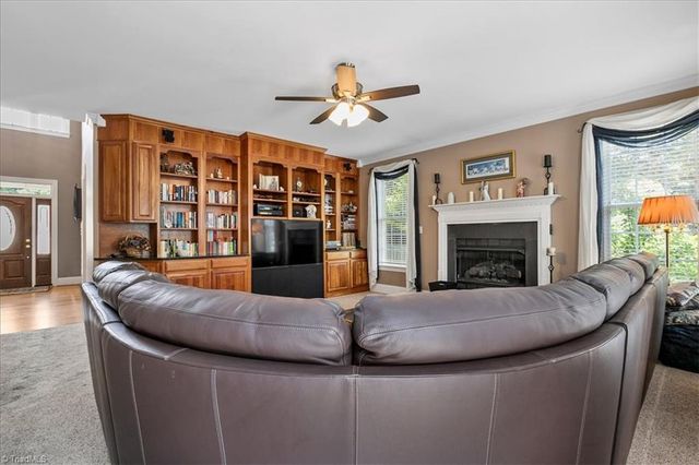 4719 Clifton Park Drive, Jamestown, NC 27282