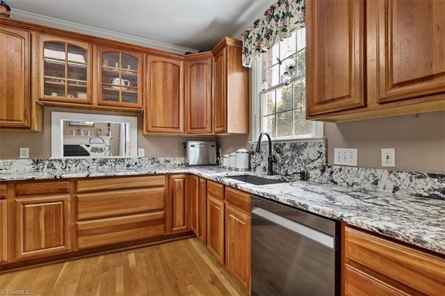 4719 Clifton Park Drive, Jamestown, NC 27282