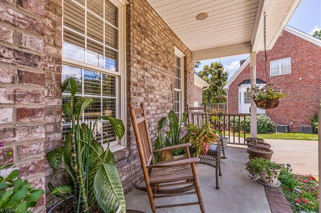 4719 Clifton Park Drive, Jamestown, NC 27282
