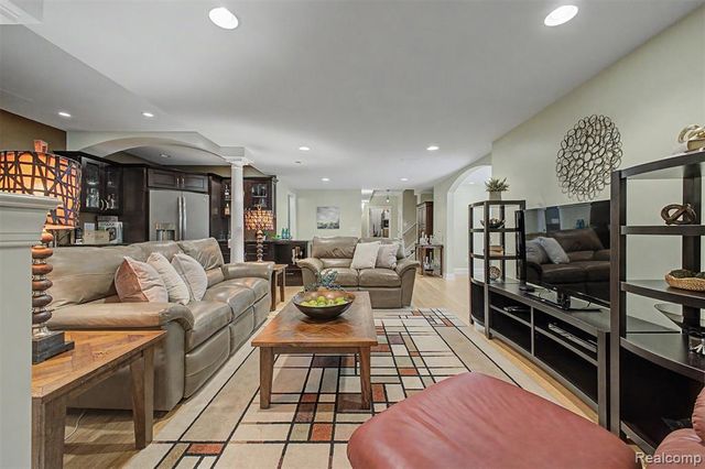 44617 Broadmoor Circle, Northville, MI 48168