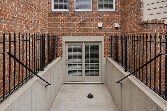 44617 Broadmoor Circle, Northville, MI 48168