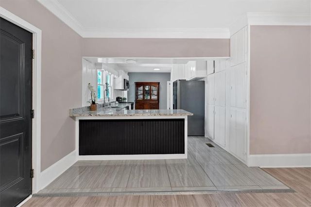 8 S Hughes SW Street, Rome, GA 30165