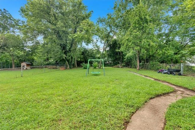 8 S Hughes SW Street, Rome, GA 30165