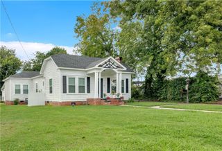 8 S Hughes SW Street, Rome, GA 30165