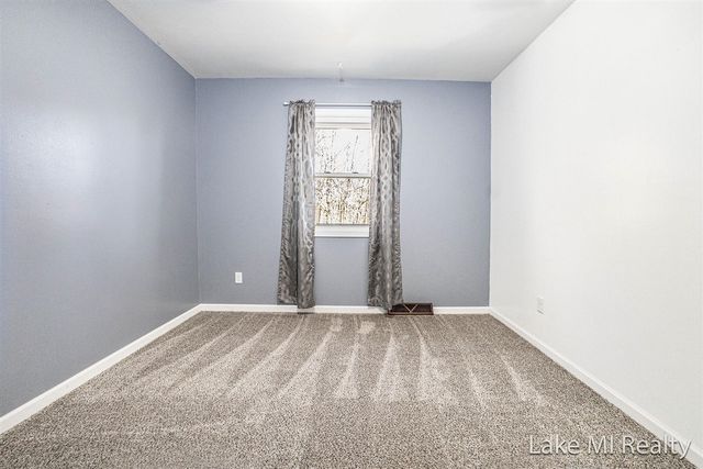 7575 Regal Avenue, Grand Rapids, MI 49548