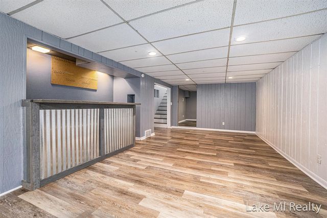 7575 Regal Avenue, Grand Rapids, MI 49548