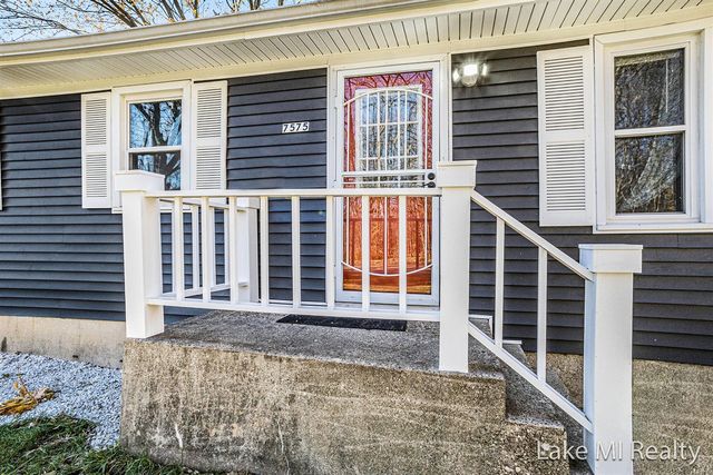 7575 Regal Avenue, Grand Rapids, MI 49548