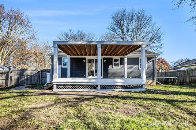 7575 Regal Avenue, Grand Rapids, MI 49548