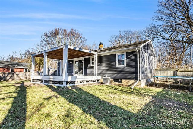 7575 Regal Avenue, Grand Rapids, MI 49548