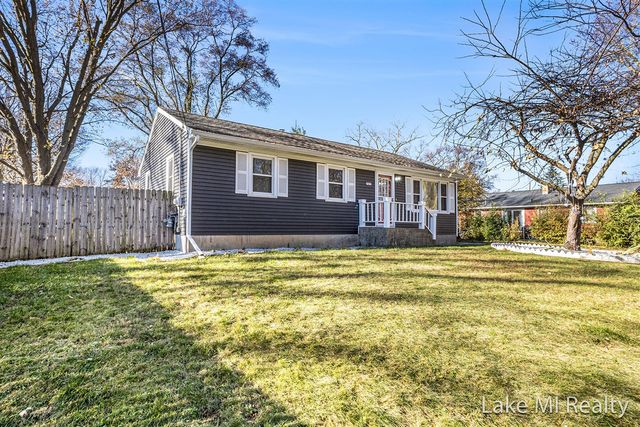 7575 Regal Avenue, Grand Rapids, MI 49548