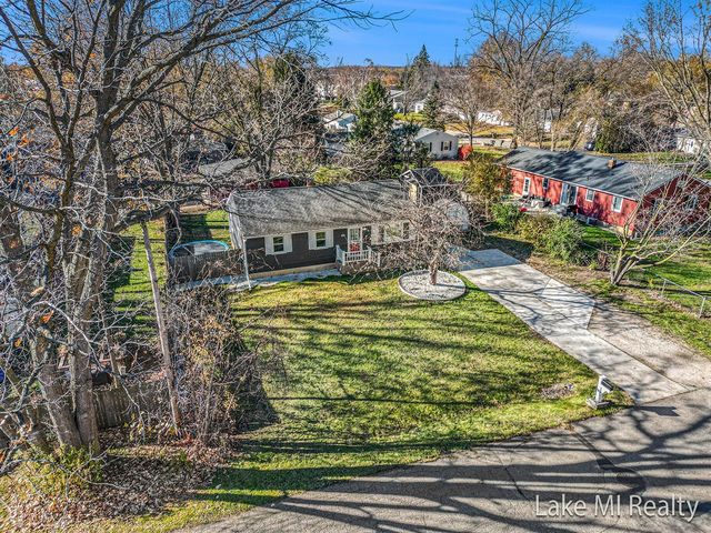 7575 Regal Avenue, Grand Rapids, MI 49548