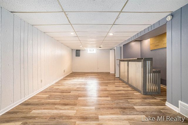 7575 Regal Avenue, Grand Rapids, MI 49548